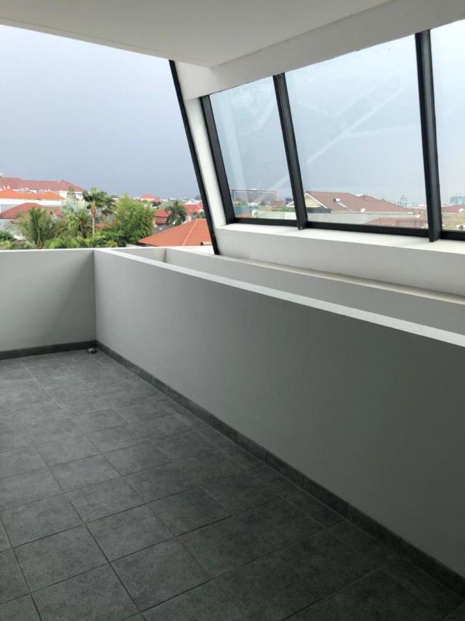 Hotel Cozy Puri Jakarta Exterior foto